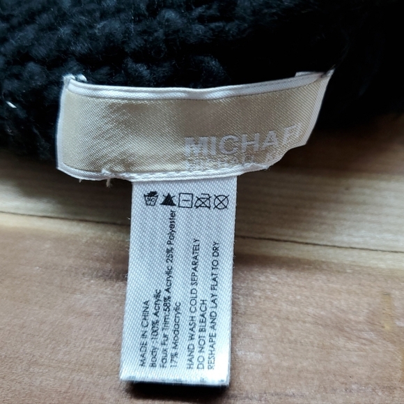 Michael Kors Womens Cable Knit Beanie Hat Black One Size Winter Ski Cap With Pom - Picture 7 of 7